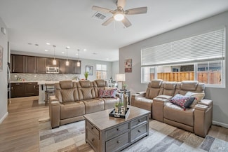 2153 Kingwood Rd, Cotati, CA 94928