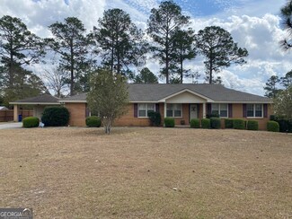 305 Ridgecrest Rd, Dublin, GA 31021