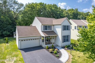 8 Sienna Dr, Ballston Lake, NY 12019