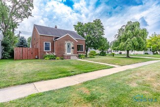 700 Sackett St, Maumee, OH 43537