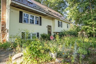 1074 Glebe St, Taunton, MA 02780