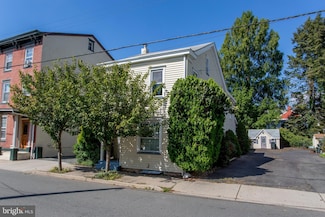 46 Delevan St, Lambertville, NJ 08530