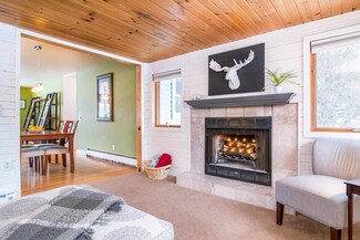 1505 Mayfield Ln, Madison, WI 53704