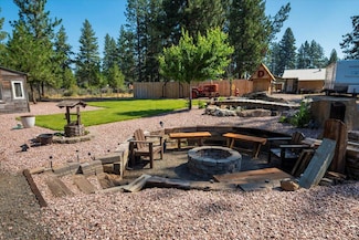 60326 Hiawatha Ln, Bend, OR 97702
