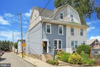 122 E Spring Ave, Ardmore, PA 19003