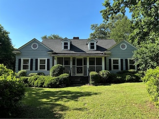 512 W North 3rd St, Seneca, SC 29678