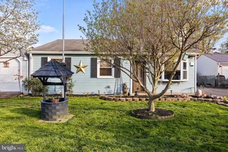 504 Delaware Ave, Croydon, PA 19021
