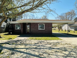 315 W Hill St, Warsaw, NC 28398