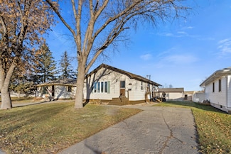 1320 N Penn St, Aberdeen, SD 57401