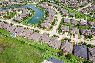 9815 Beacon Crossing Ln, Cypress, TX 77433