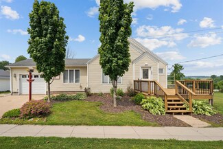 207 Elkader St, Strawberry Point, IA 52076