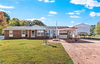 930 Rock Spring Dr, Winston Salem, NC 27105