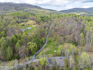 513 Beadwood Ln, Damascus, VA 24236