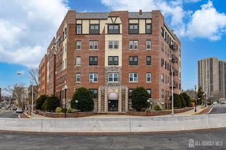 7435 Boulevard E Unit 34, North Bergen, NJ 07047