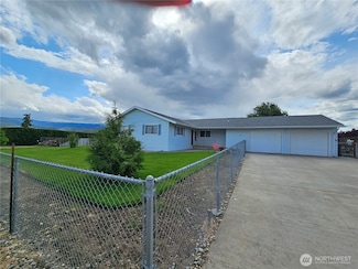 312 Perry Ave N, East Wenatchee, WA 98802