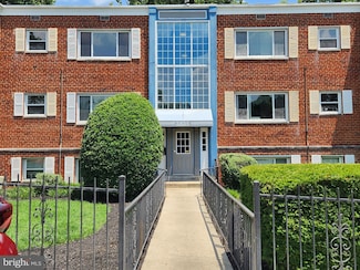 3835 Hamilton St Unit 202, Hyattsville, MD 20781