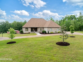 575 Homestead Ln, Henderson, TN 38340