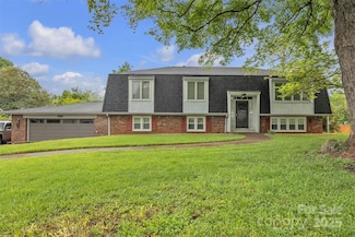 4935 Kennedy St, Hickory, NC 28602