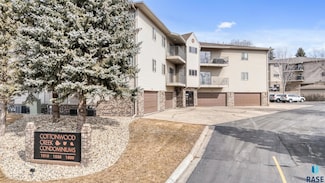 1510 S Southeastern Ave Unit 201, Sioux Falls, SD 57103