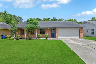 206 Ron Cir, Friendswood, TX 77546