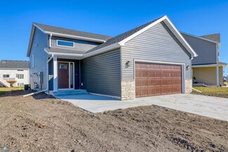 3763 19th St S, Moorhead, MN 56560