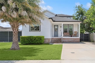 2220 Pressburg St, New Orleans, LA 70122