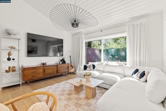 2708 Oak Rd Unit 4, Walnut Creek, CA 94597