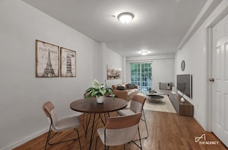 242 W 21st St Unit 3A, New York, NY 10011