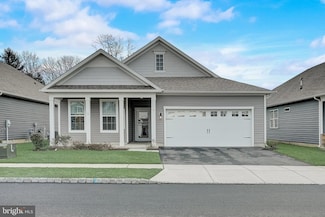 6 Austin Dr, Delanco, NJ 08075