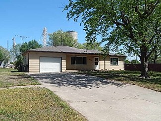 208 S Main St, Udall, KS 67146