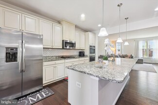 10173 Dorsey Ln, Lanham, MD 20706