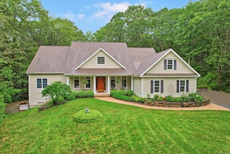 102 Hollow Hill Rd, Winsted, CT 06098