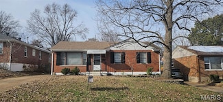 8943 Blackpool Dr, Saint Louis, MO 63123