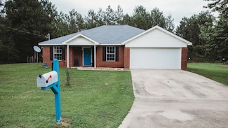 8175 Shooter Ln, Laurel Hill, FL 32567