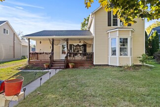 707 Ely St, Woodbine, IA 51579