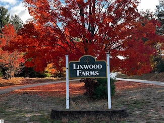 2577 Danbury Rd, Kingsley, MI 49649