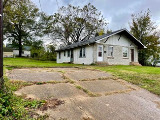 501 W 1st St, Mountain Grove, MO 65711
