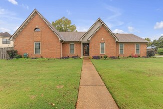 5371 Lake Village Dr, Memphis, TN 38125