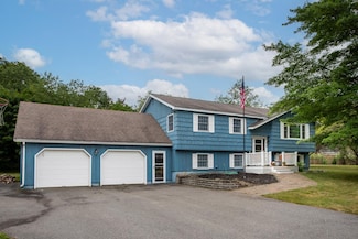 7 Morrill St, Hampton, NH 03842