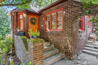 5330 SW Lander St, Seattle, WA 98116