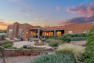 1226 B&C Cerro Gordo Rd, Santa Fe, NM 87501