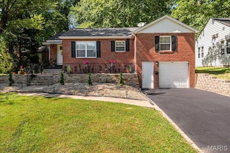 407 N 28th St, Belleville, IL 62226