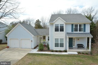 13459 Lake Shore Dr, Herndon, VA 20171