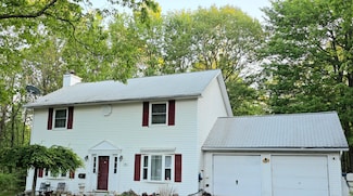 34 Heath Ln, Mount Pocono, PA 18344