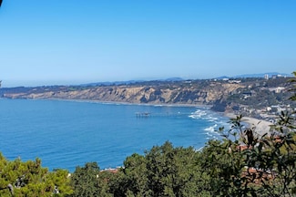 1641 Crespo Dr, La Jolla, CA 92037