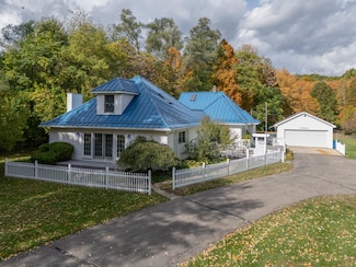 55622 Red Arrow Hwy, Lawrence, MI 49064