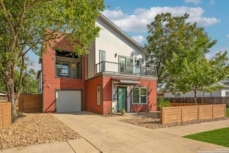 1417 E Crockett St, San Antonio, TX 78202