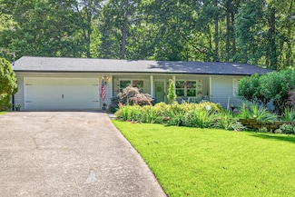 6077 Lake Lanier Heights Rd, Buford, GA 30518