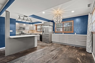 213 Longfellow Ln, Columbia, MO 65203