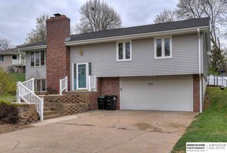 11511 Meredith Cir, Omaha, NE 68164
